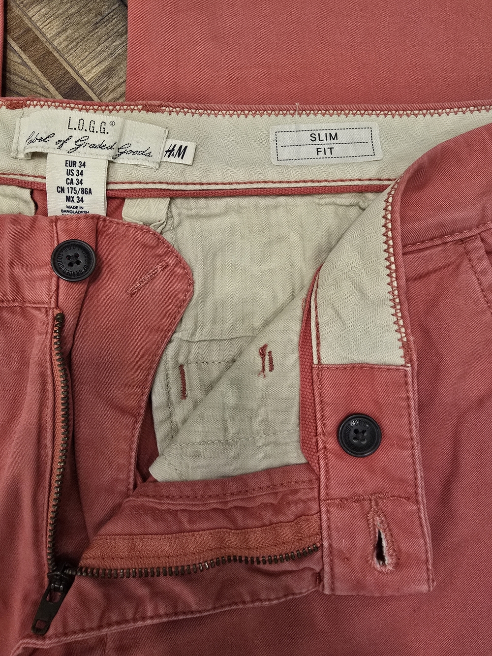 H&M L.O.G.O. Slim Fit Men's Chinos - Coral Red, Mens 34 - Picture 4 of 9